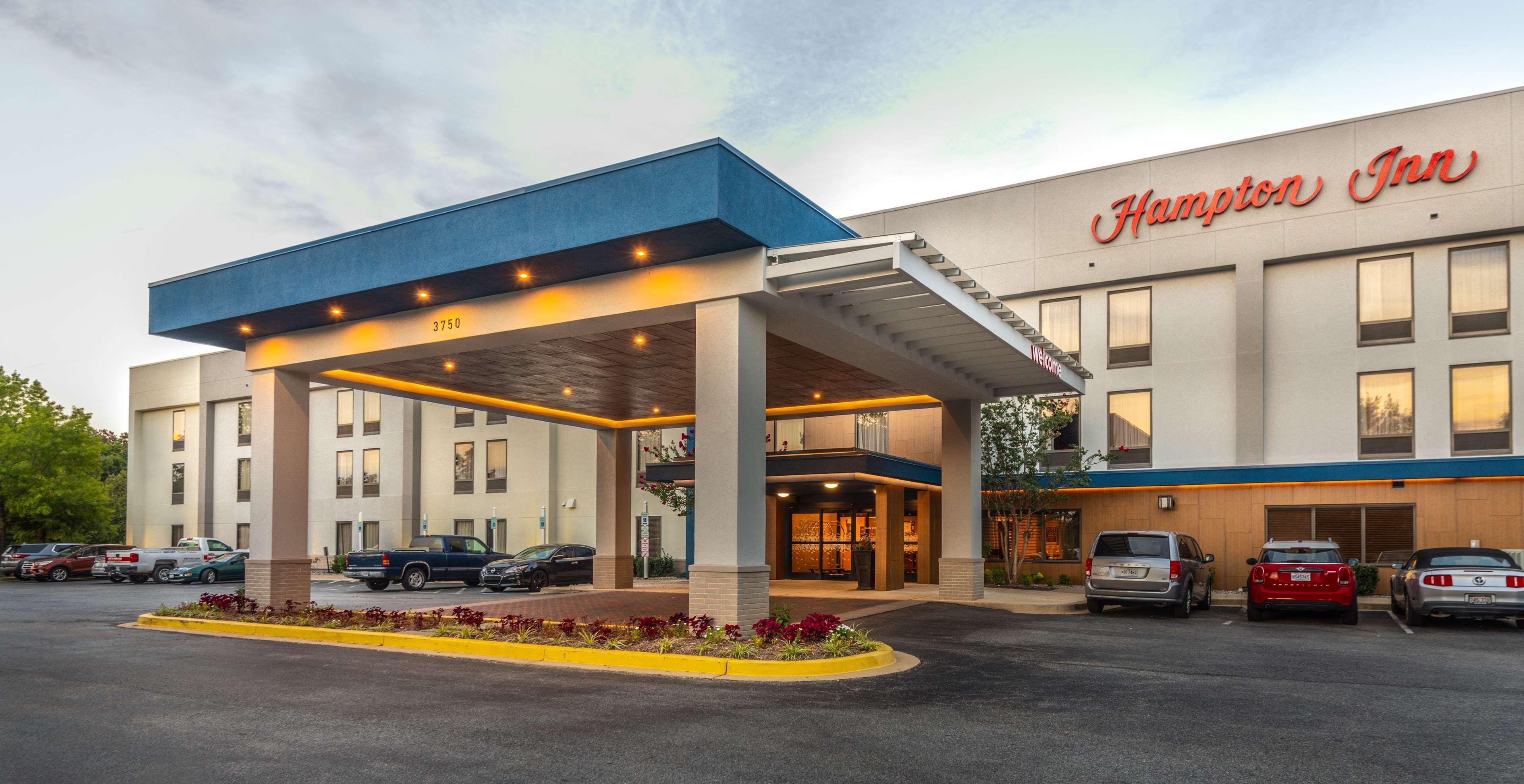 Hampton Inn Waldorf Exterior photo