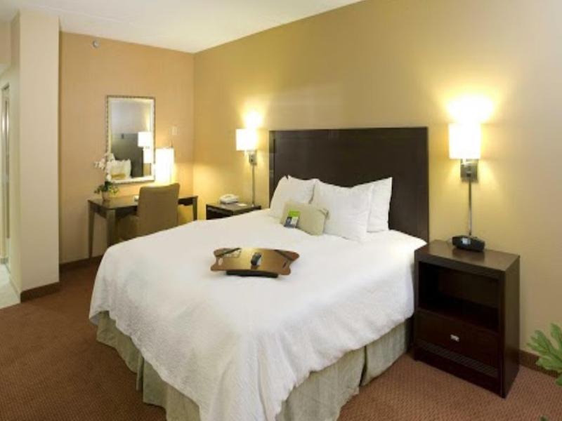 Hampton Inn Waldorf Exterior photo