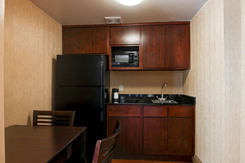 Hampton Inn Waldorf Room photo